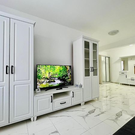 Altheda Living White House 29F-2 Appartement Suceava Buitenkant foto